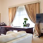 호텔 Arbiana Heritage 라브