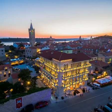 Arbiana Heritage Hotel 4*