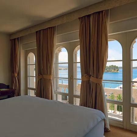 Arbiana Heritage Hotel 4*