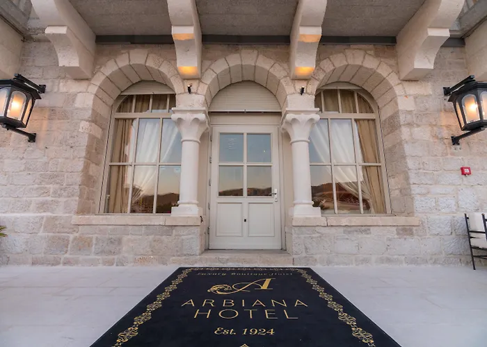 Arbiana Heritage Hotell 4*