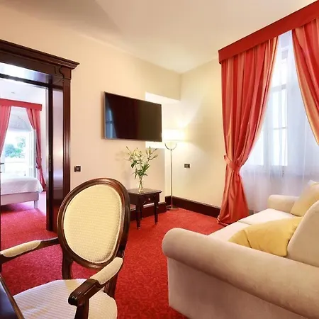 Arbiana Heritage Hotell 4*