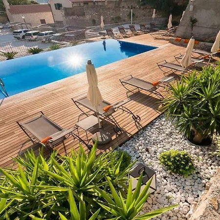 ホテル Arbiana Heritage ラブ