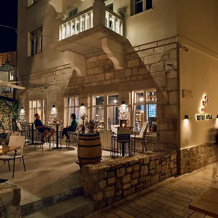Arbiana Heritage 4*